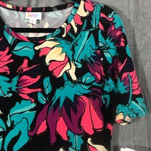 NEW LuLaRoe Gigi Fitted Short Sleeved Top FLORAL!